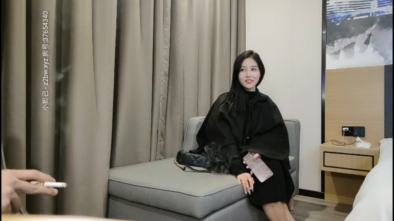 南航兼职高挑大长腿空姐级别！170+长腿黑丝抬腿后入征服欲爆棚！