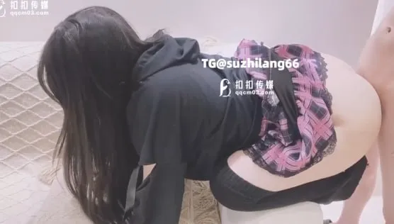 帮学生补课 补到床上了 真是个尤物